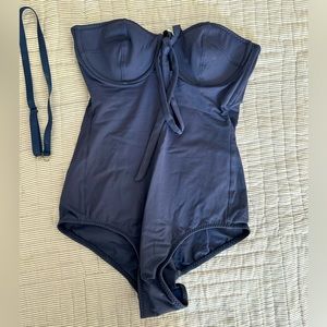 Malia Mills one piece bathing suit, size 4 navy (pre-owned)